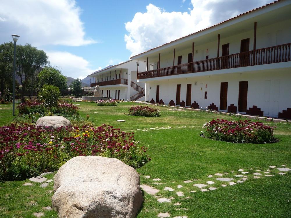 Hotel Agustos Урубамба Экстерьер фото