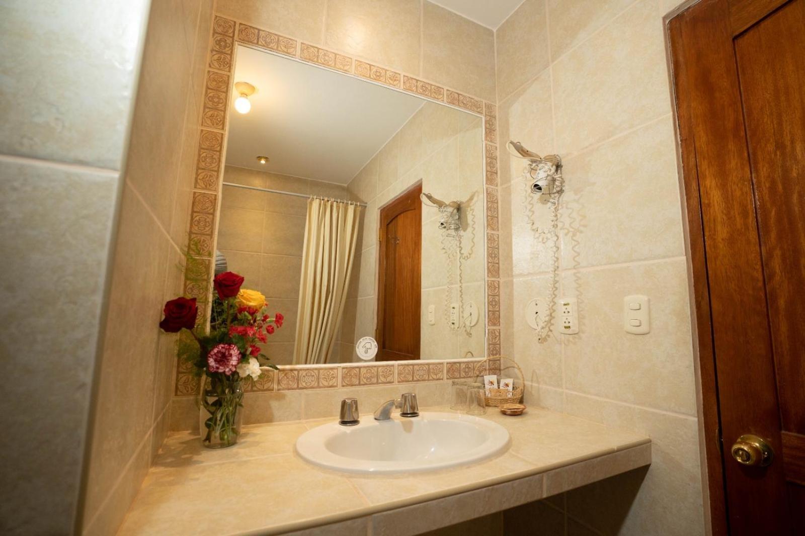 Hotel Agustos Урубамба Номер фото