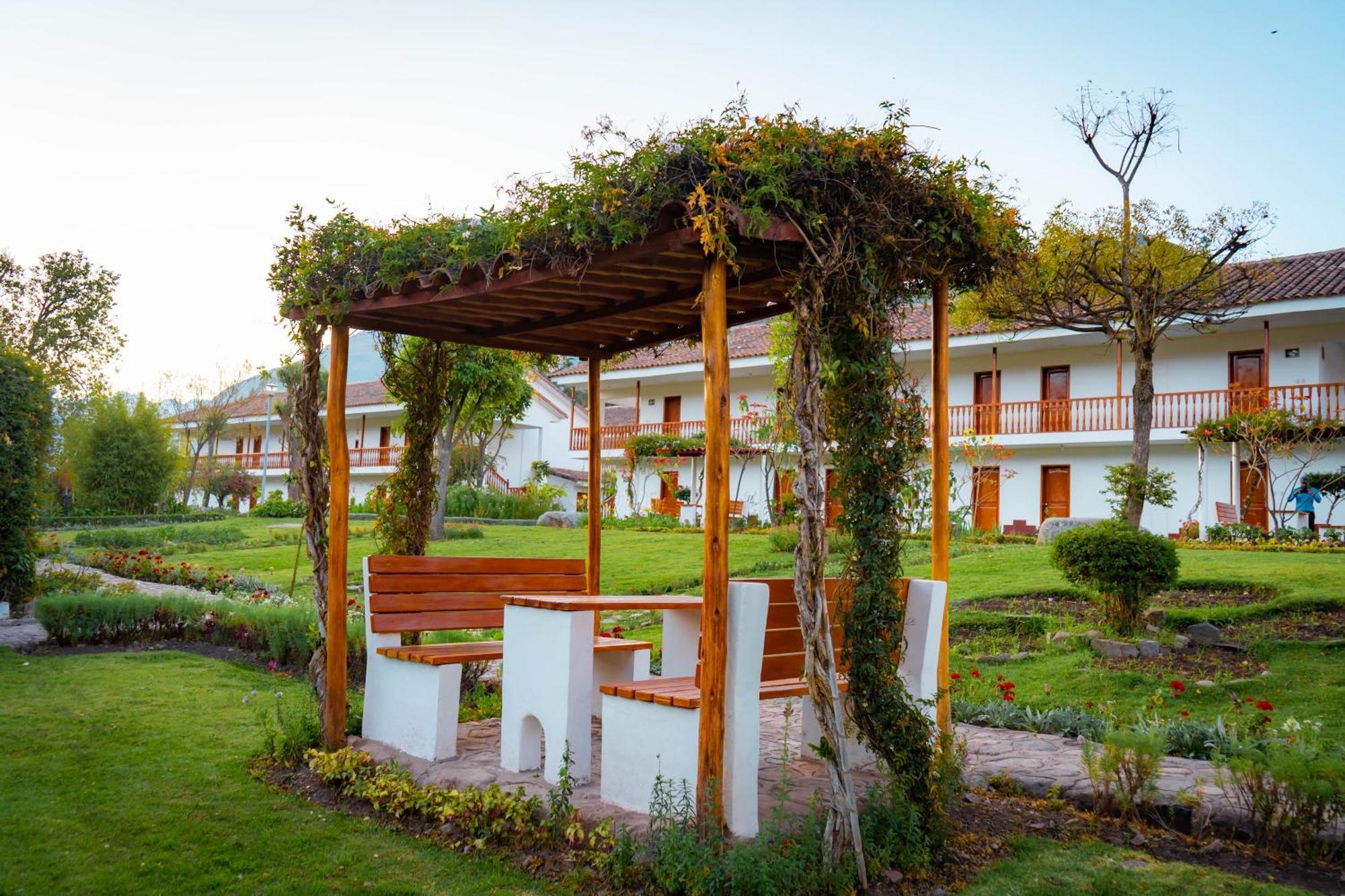 Hotel Agustos Урубамба Экстерьер фото