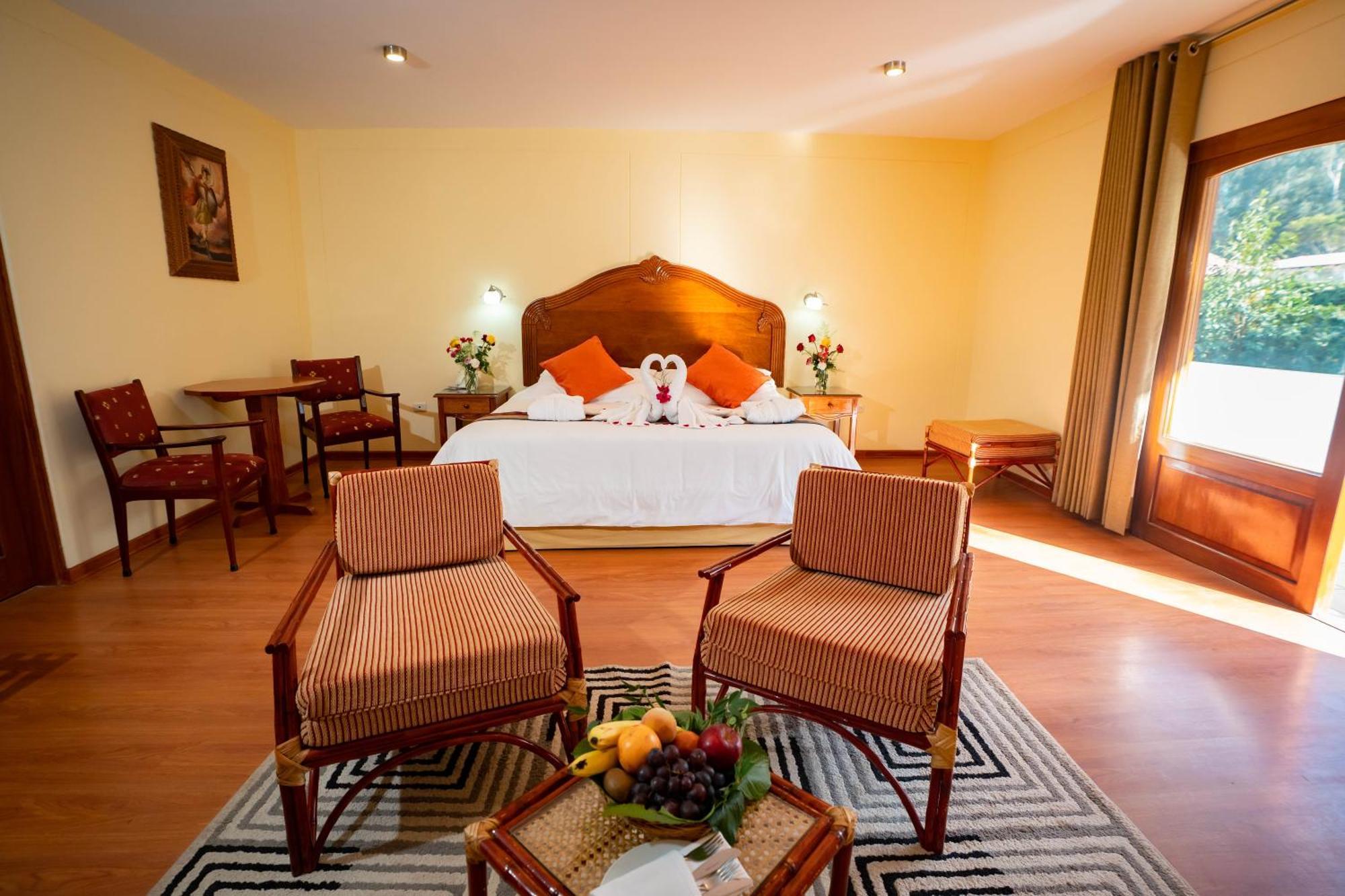 Hotel Agustos Урубамба Экстерьер фото