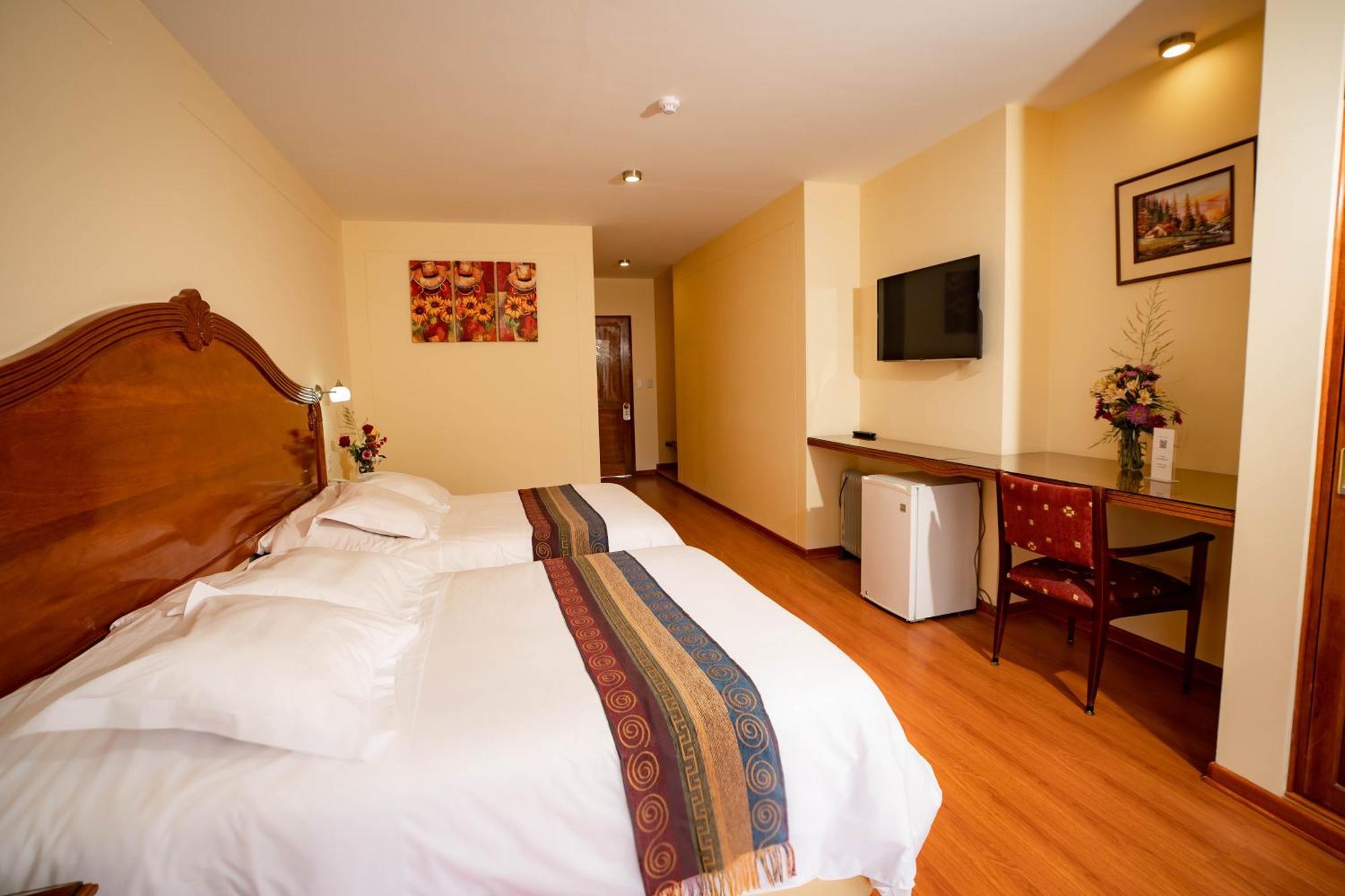Hotel Agustos Урубамба Экстерьер фото