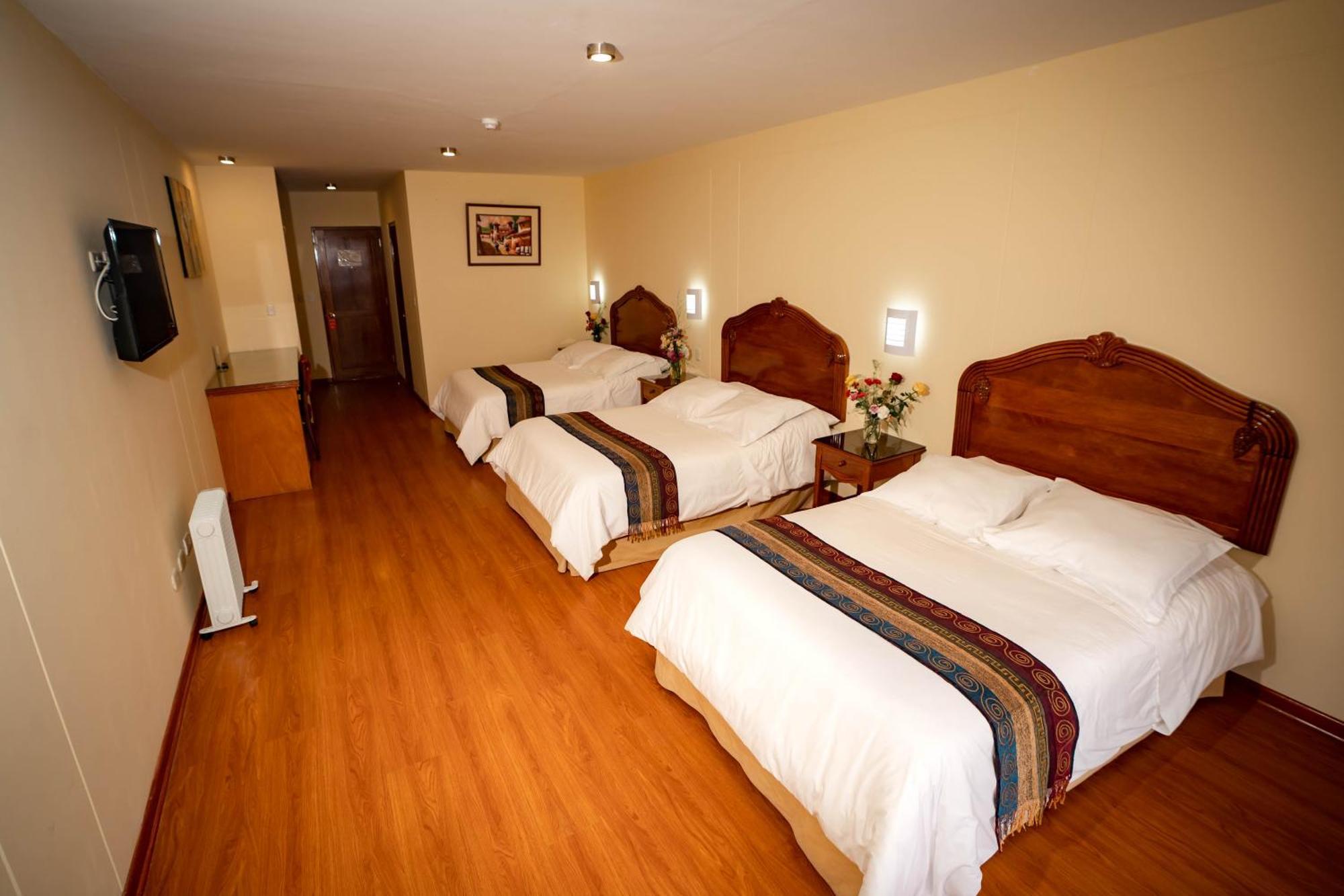 Hotel Agustos Урубамба Экстерьер фото