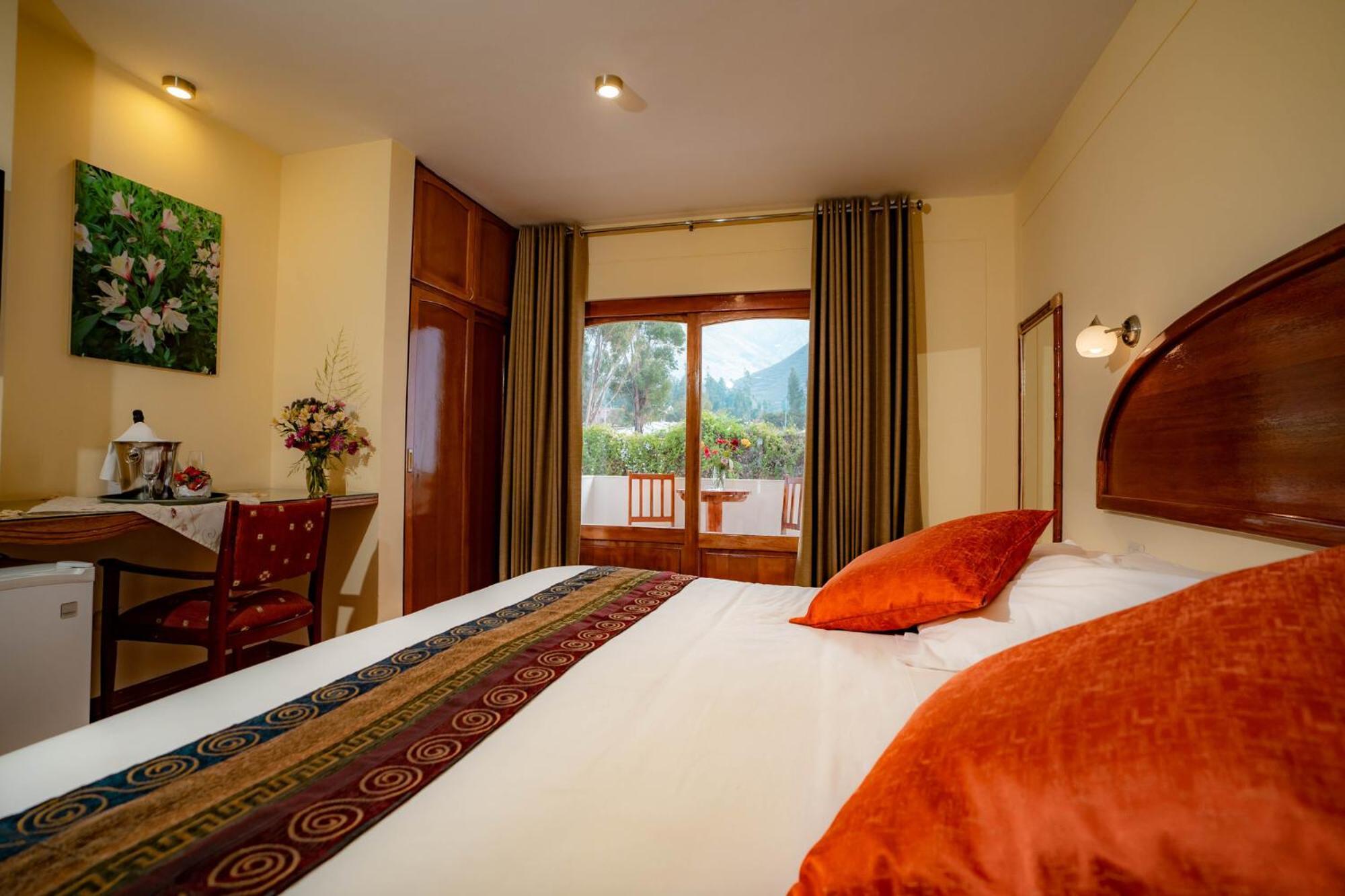 Hotel Agustos Урубамба Экстерьер фото