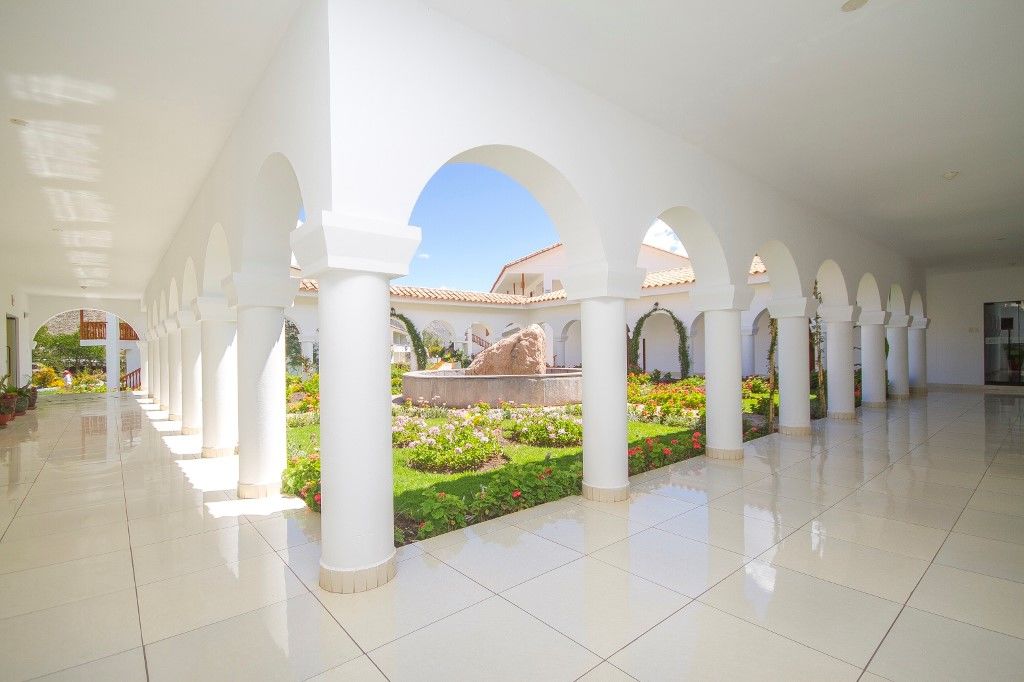 Hotel Agustos Урубамба Экстерьер фото