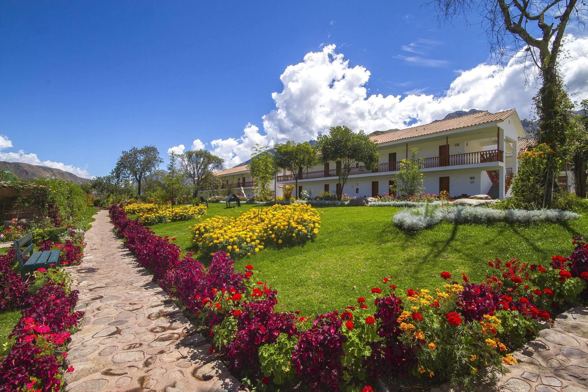 Hotel Agustos Урубамба Экстерьер фото