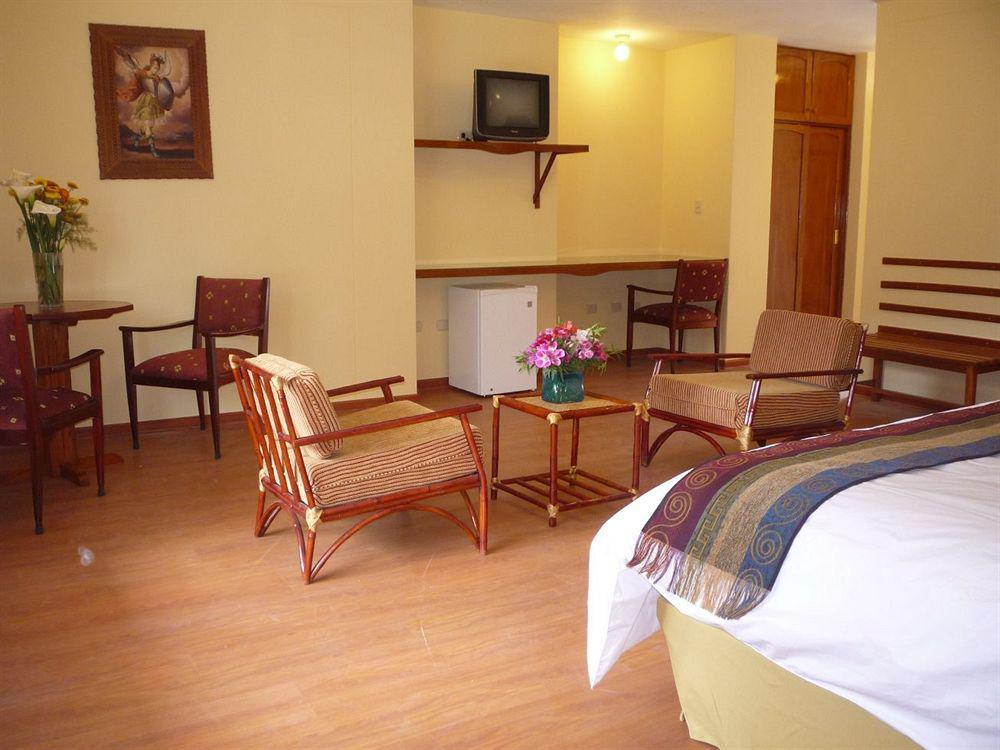 Hotel Agustos Урубамба Экстерьер фото